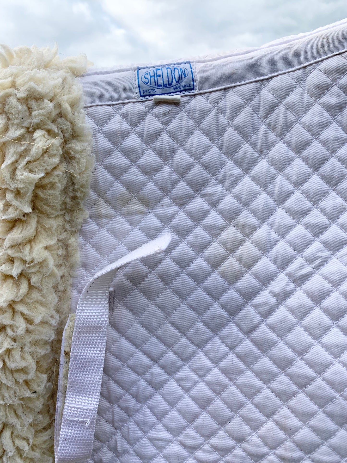 Sheldon White fluffy fleece numnah size large