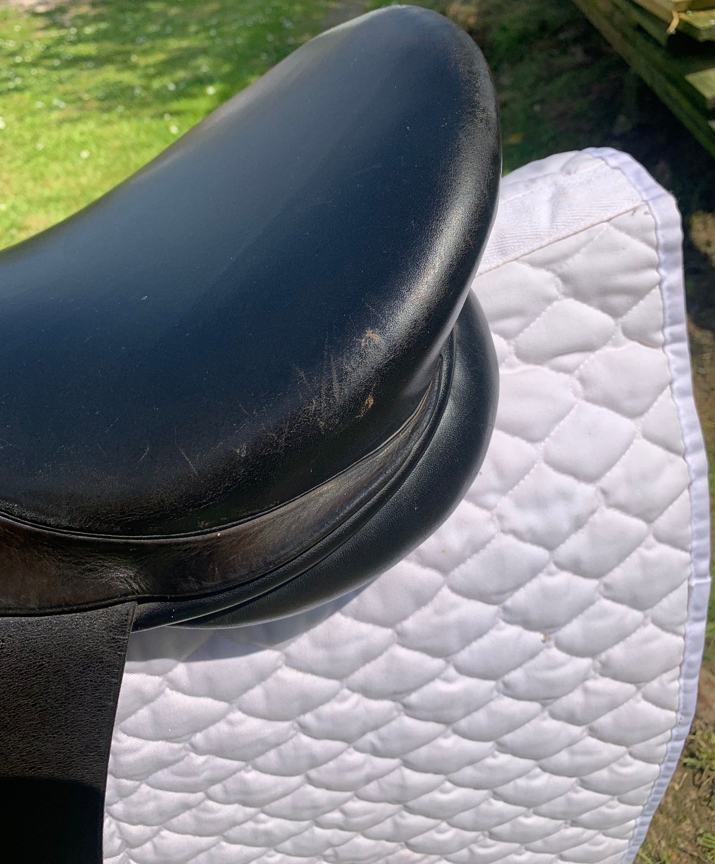 Ideal black English leather Ideal GP saddle stamped medium 17” seat 7” width