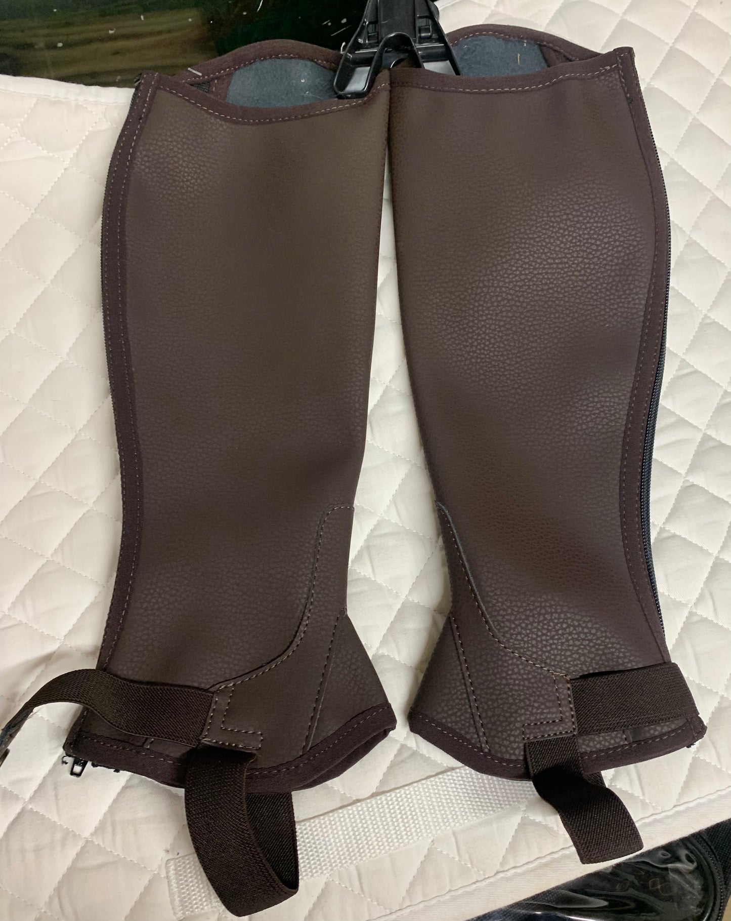 New with tag adults size small brown synthetic leather half chaps by HY Equestrian