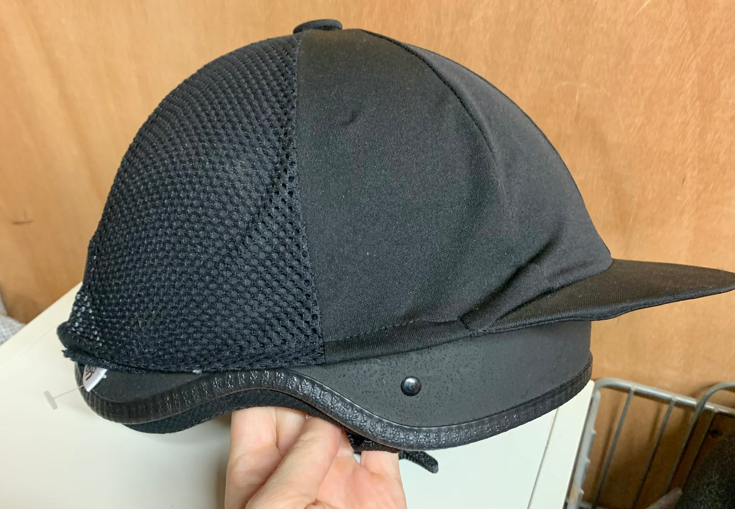 Charles Owen Young Riders Skull Riding Hat size 00 1/2 (52cm) Up to current safety standards