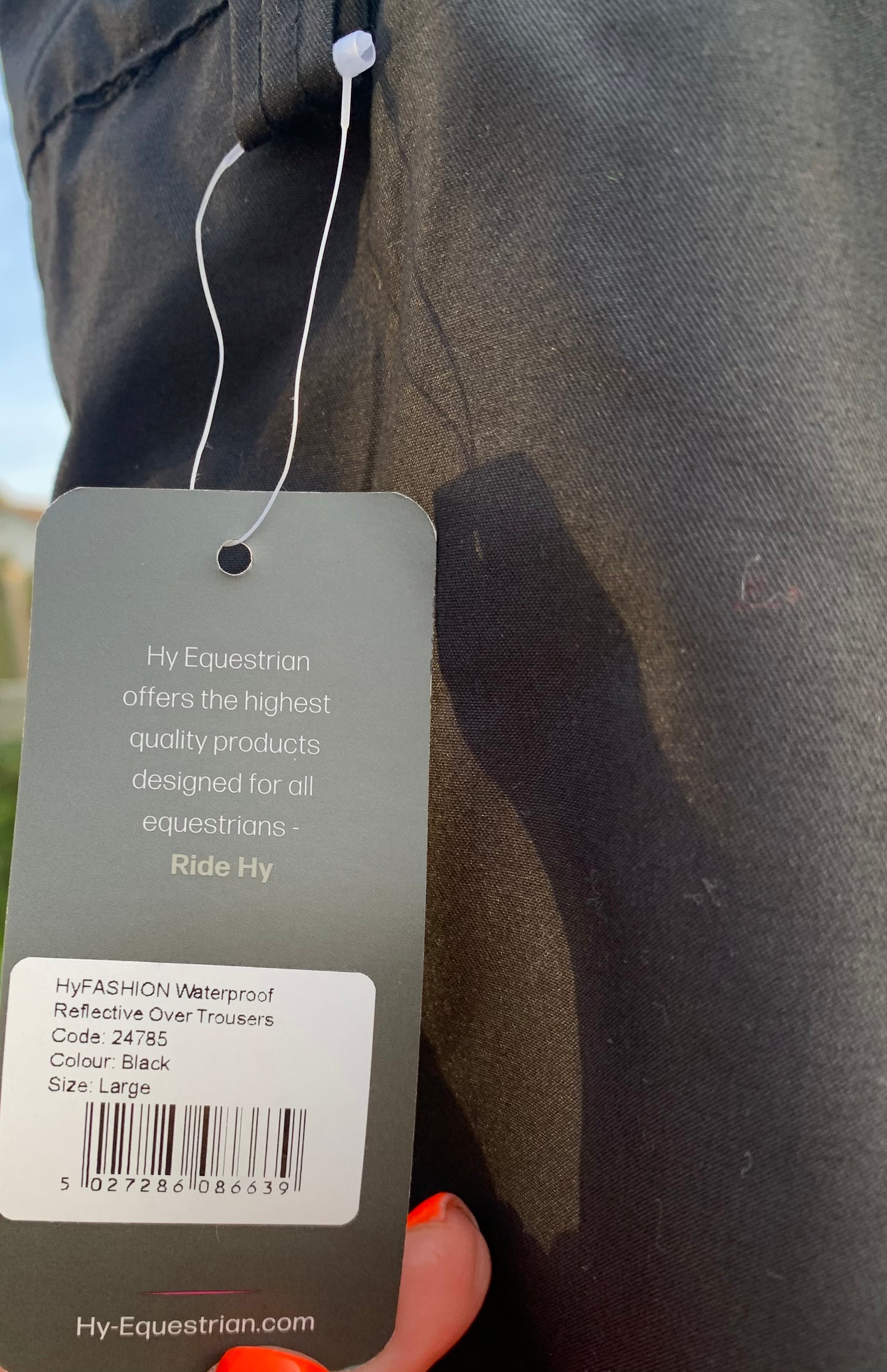 New with tag black reflective HY Equestrian size large Fully waterproof reflective ride-on over trousers
