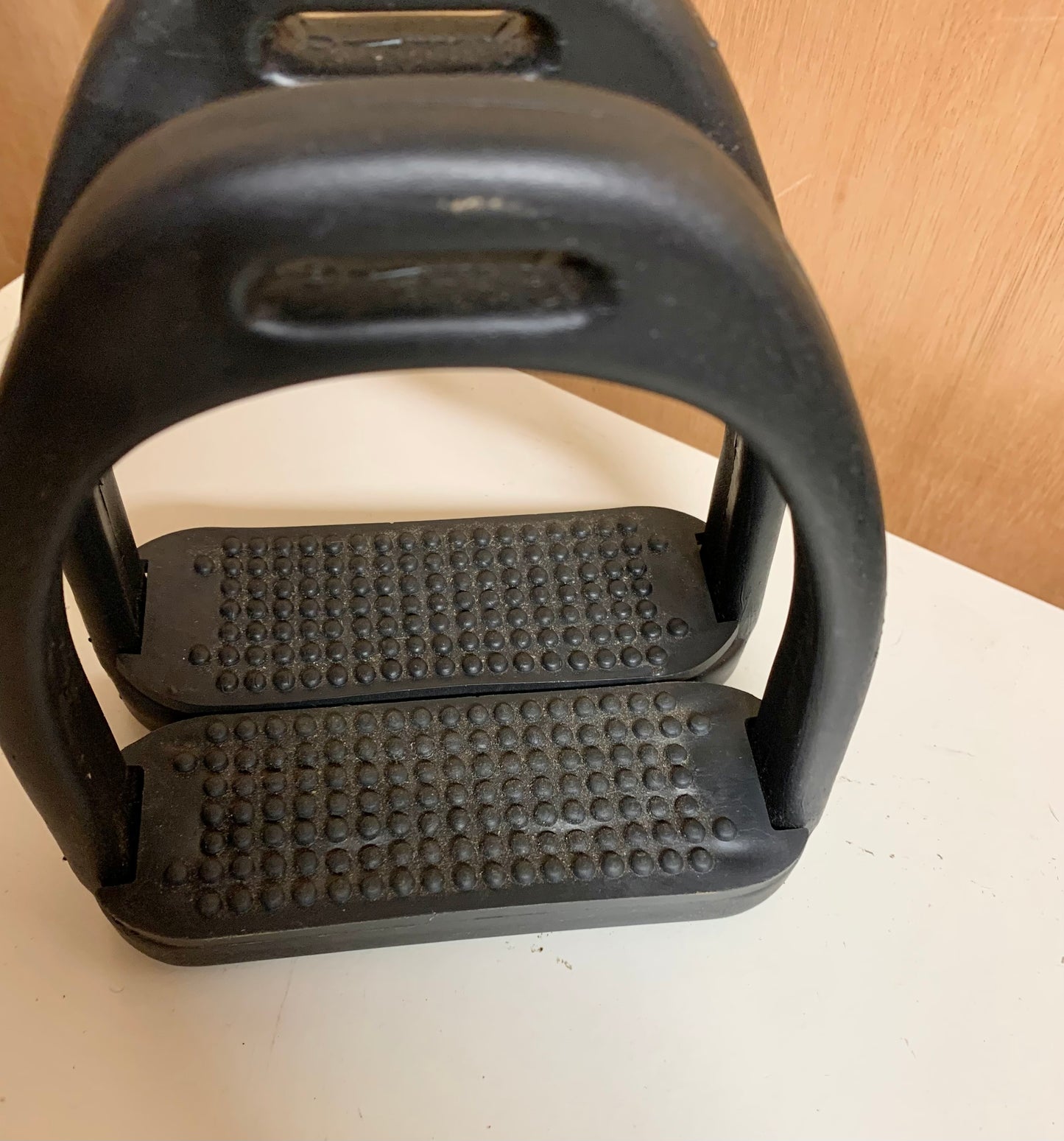 Lightweight black plastic stirrups 4.5”