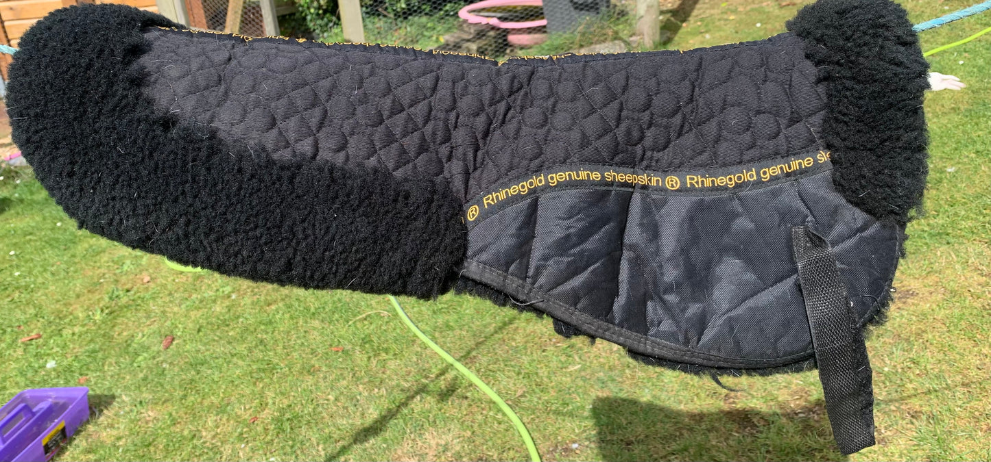 Rhinegold genuine sheepskin fluffy black half pad size large/full