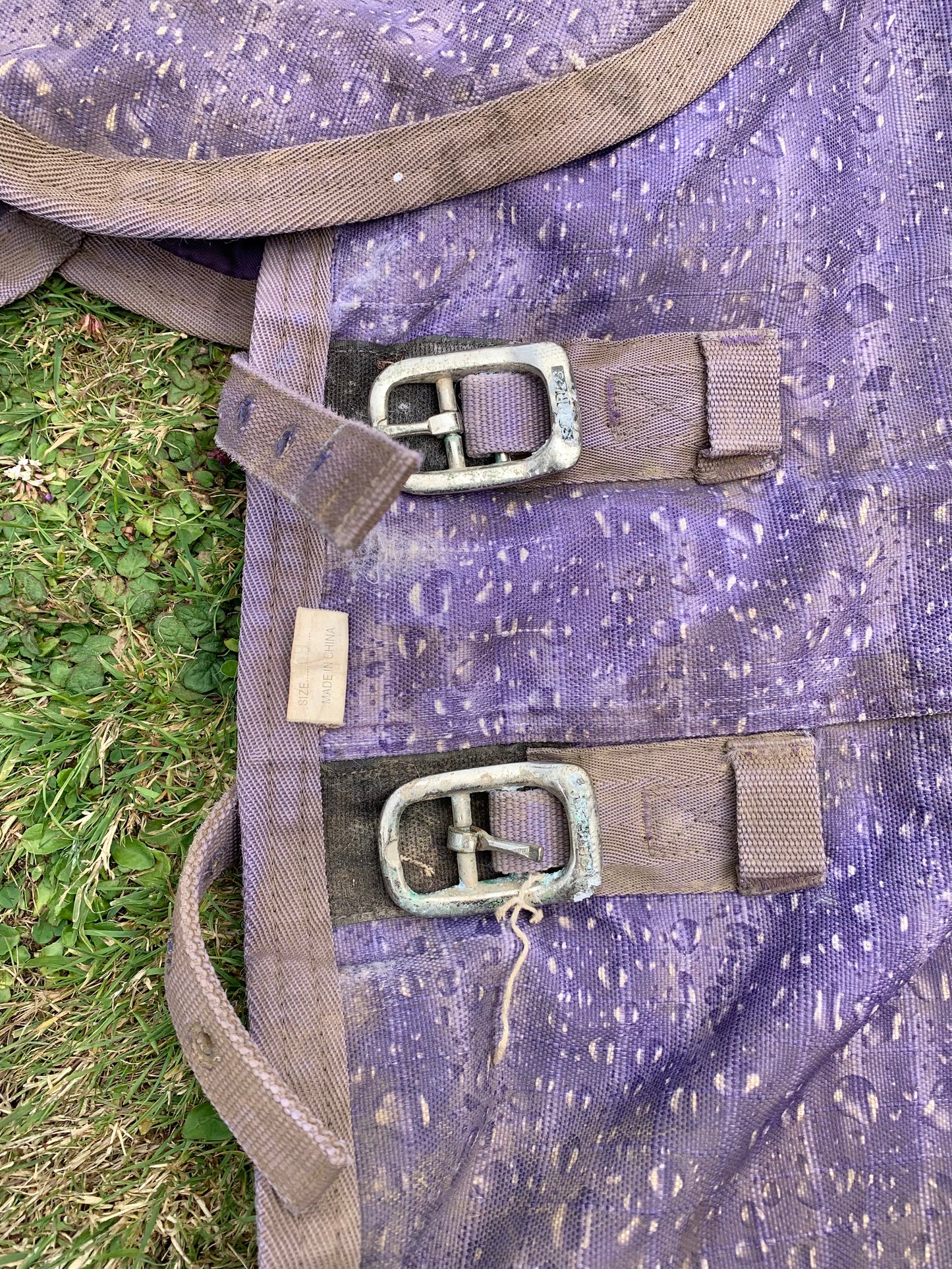 Shires typhoon 5’9” heavyweight combo turnout rug