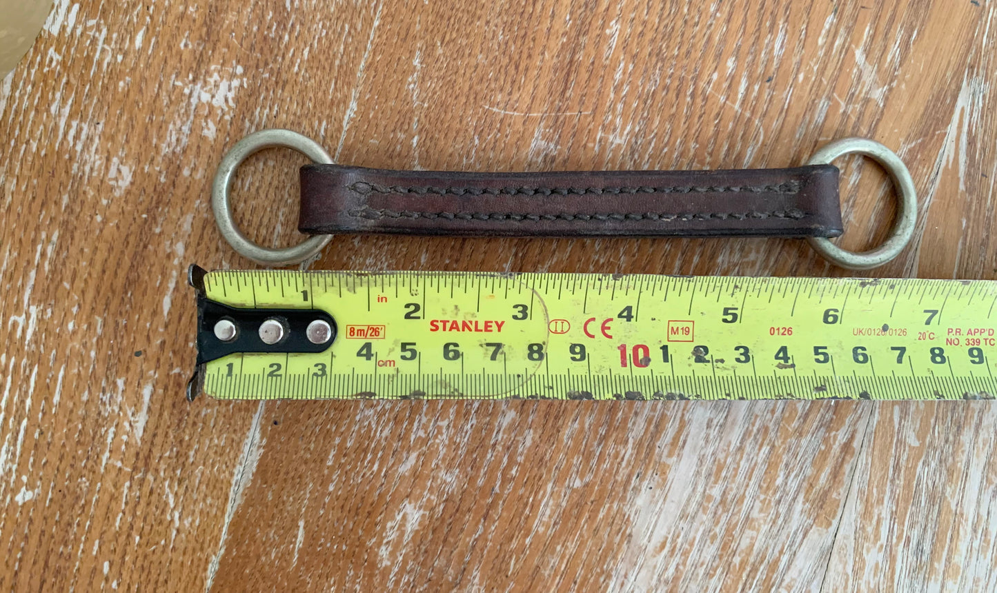 X3 Irish Martingales keeps the reins closer together for more control, and to prevent the reins from coming over the horse's head in the event of a fall.
