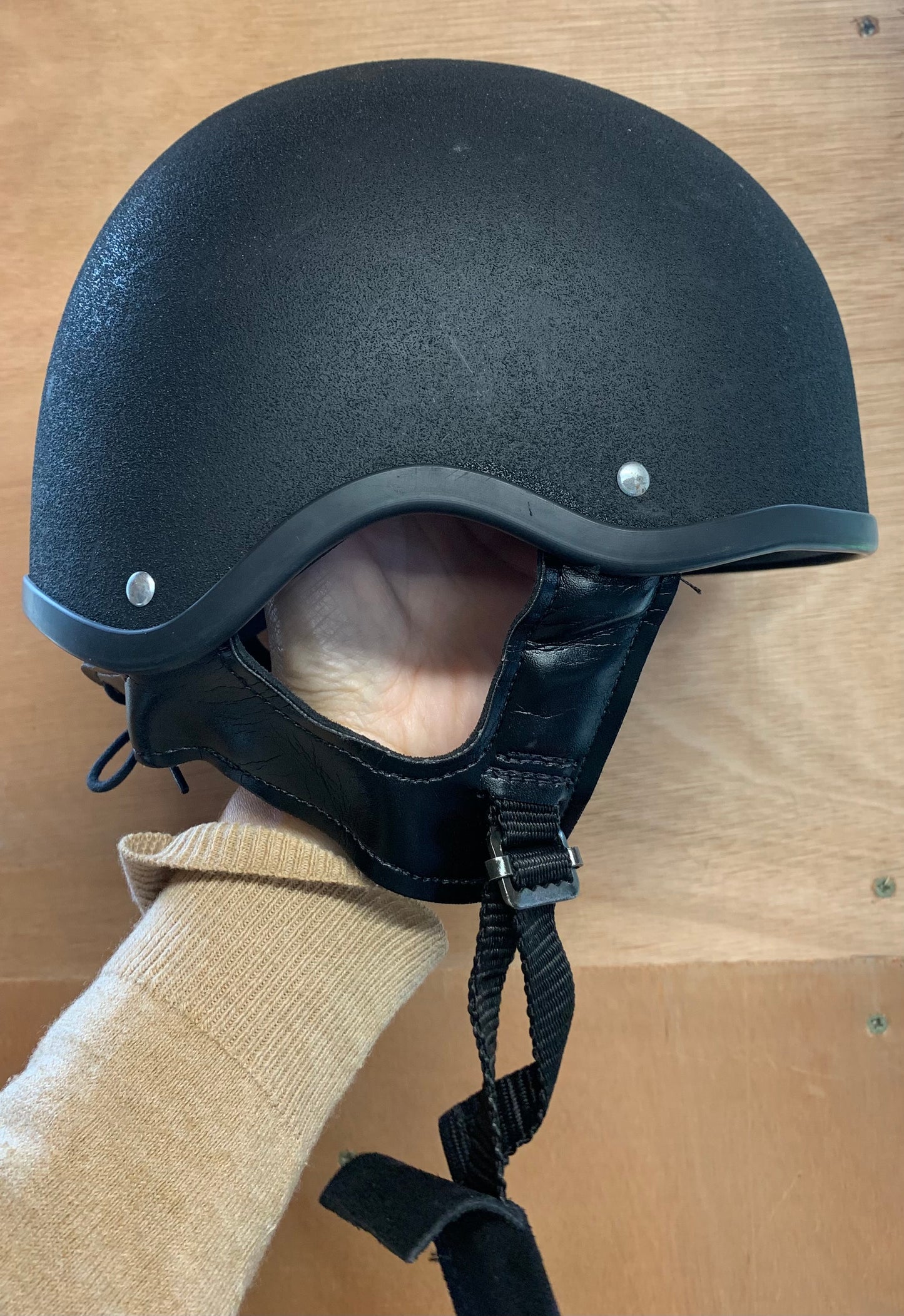 CHAMPION EURO DELUXE PLUS JOCKEY SKULL WITH A LEATHER HARNESS SIZE 51cm (6 3/4)
