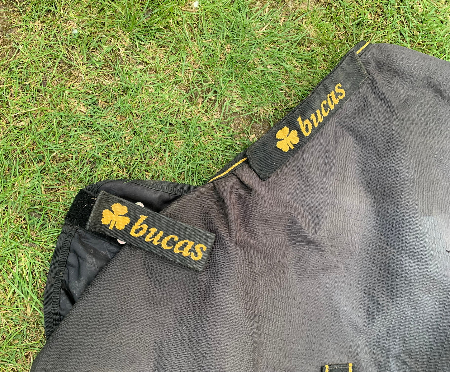 Bucas 4’0” Irish turnout 50g black & gold