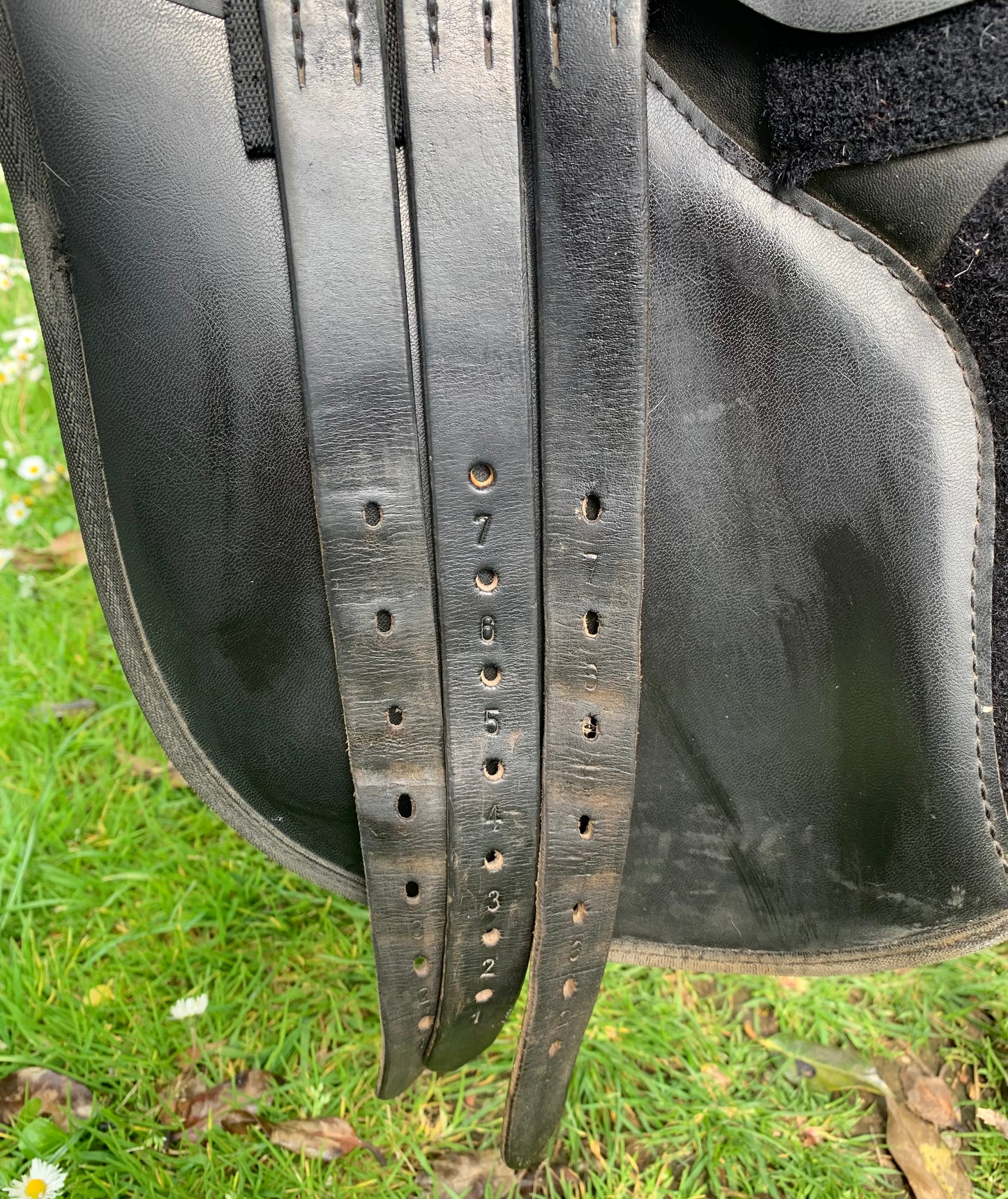 Thorowgood 18” seat synthetic brown saddle