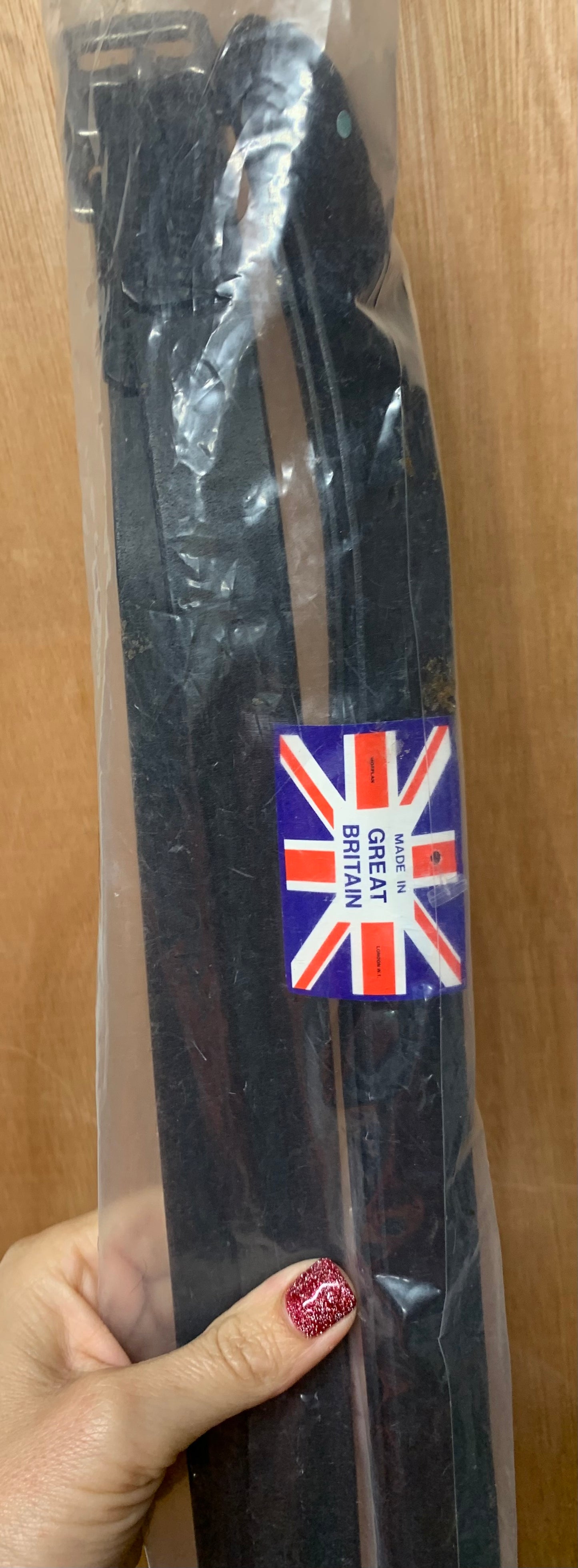 Elico English leather and English made stirrup leathers - black 48”