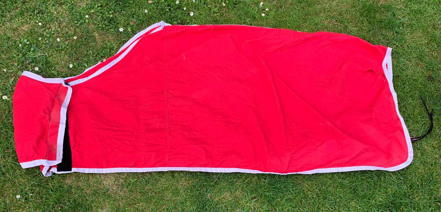 5’0” red & white cotton show sheet rug