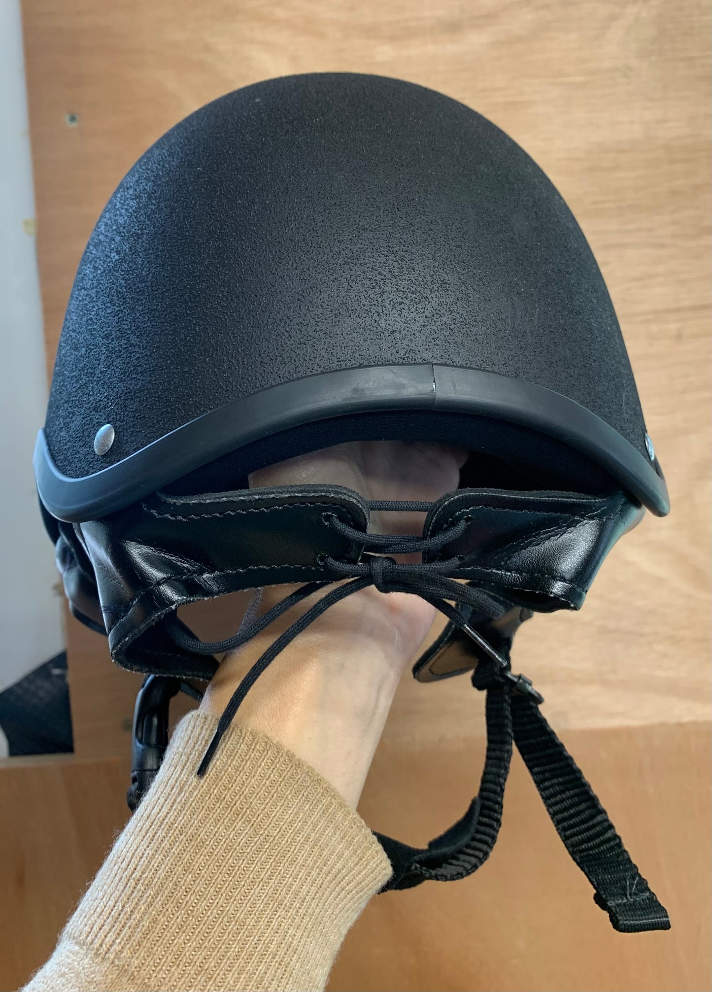 CHAMPION EURO DELUXE PLUS JOCKEY SKULL WITH A LEATHER HARNESS SIZE 51cm (6 3/4)