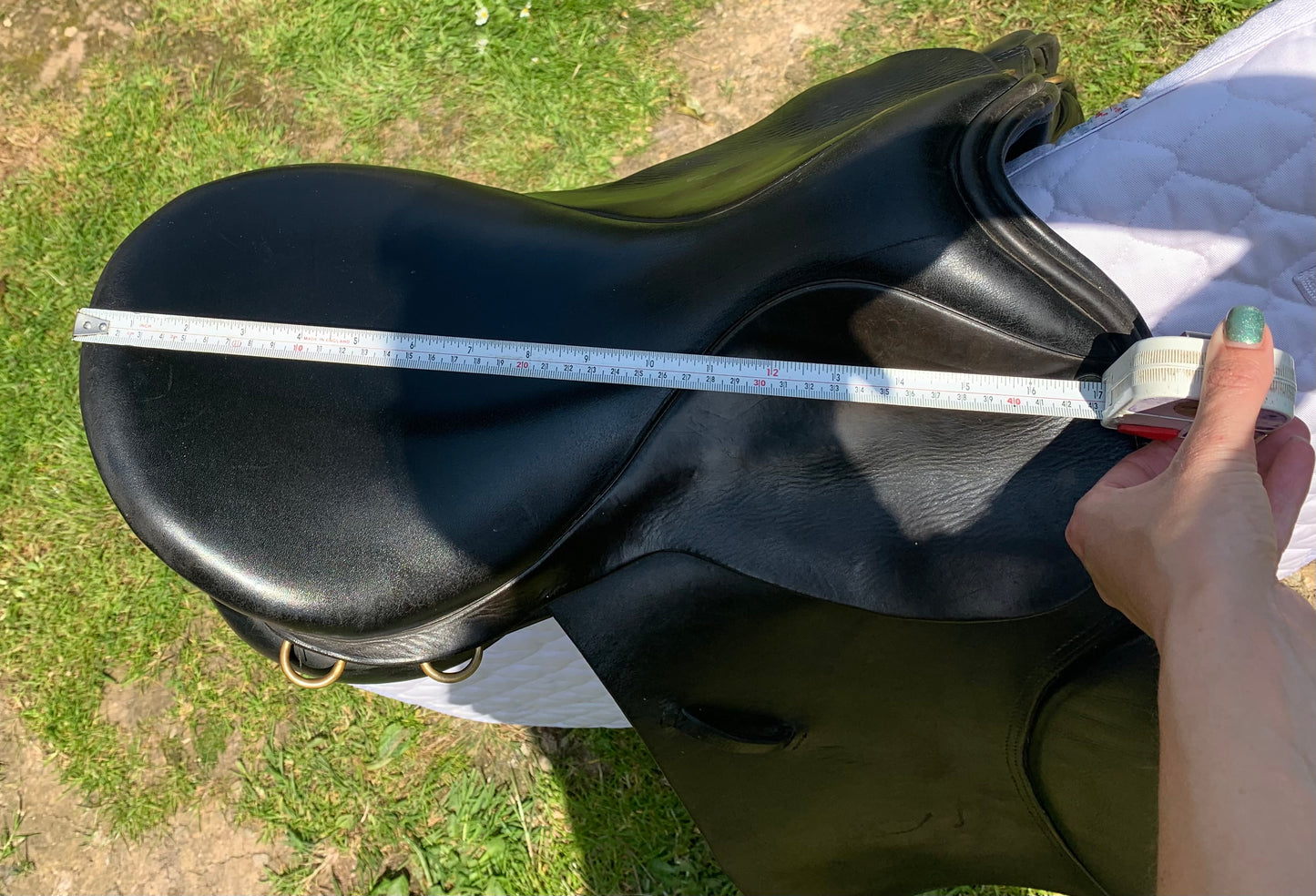 Ideal black English leather Ideal GP saddle stamped medium 17” seat 7” width
