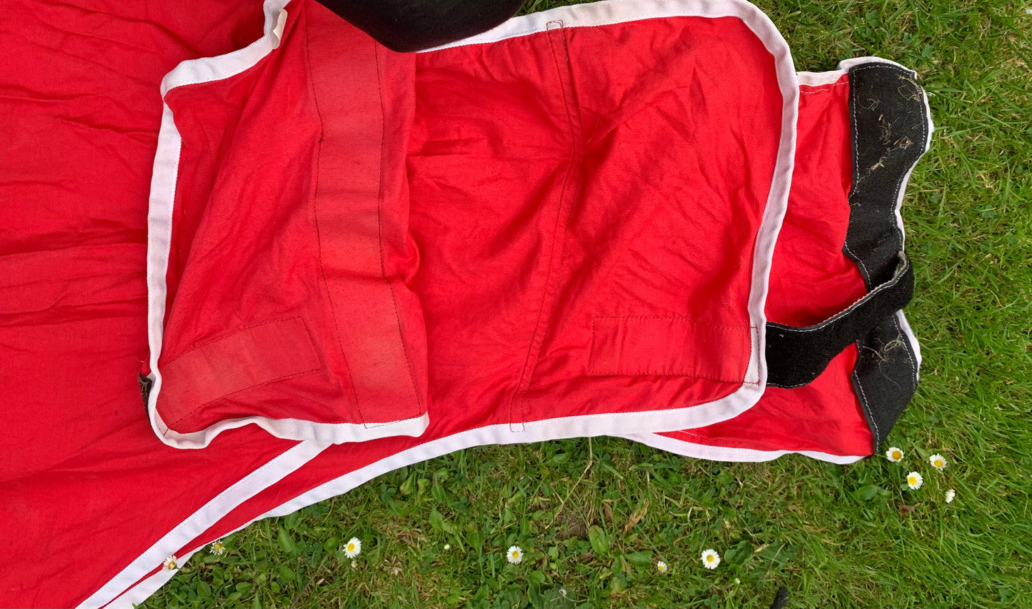 5’0” red & white cotton show sheet rug