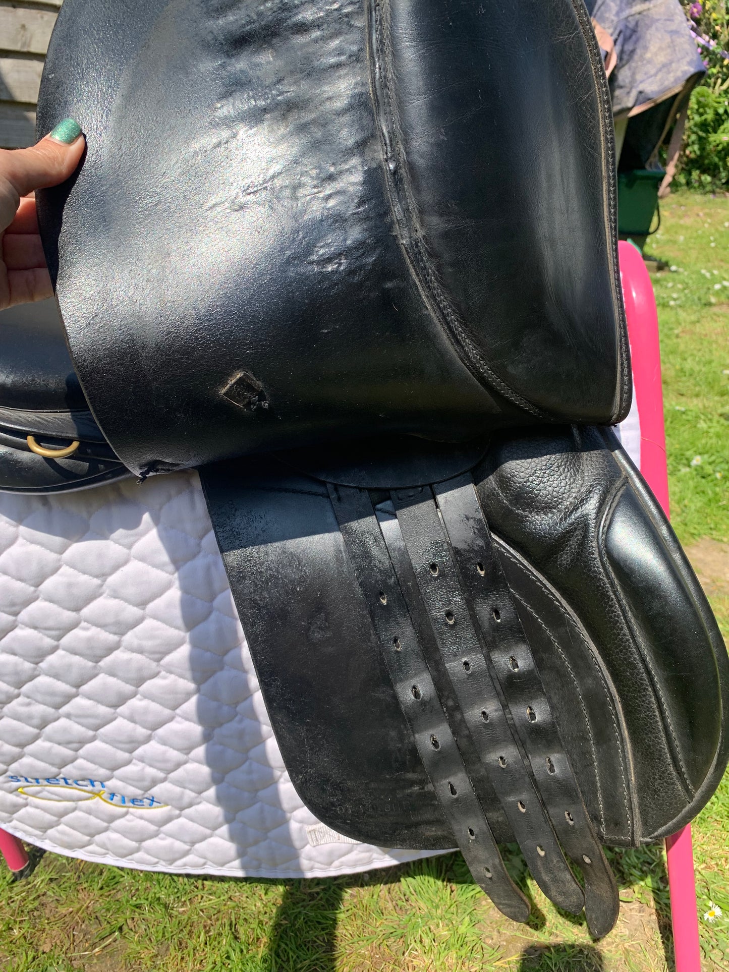 Ideal black English leather Ideal GP saddle stamped medium 17” seat 7” width