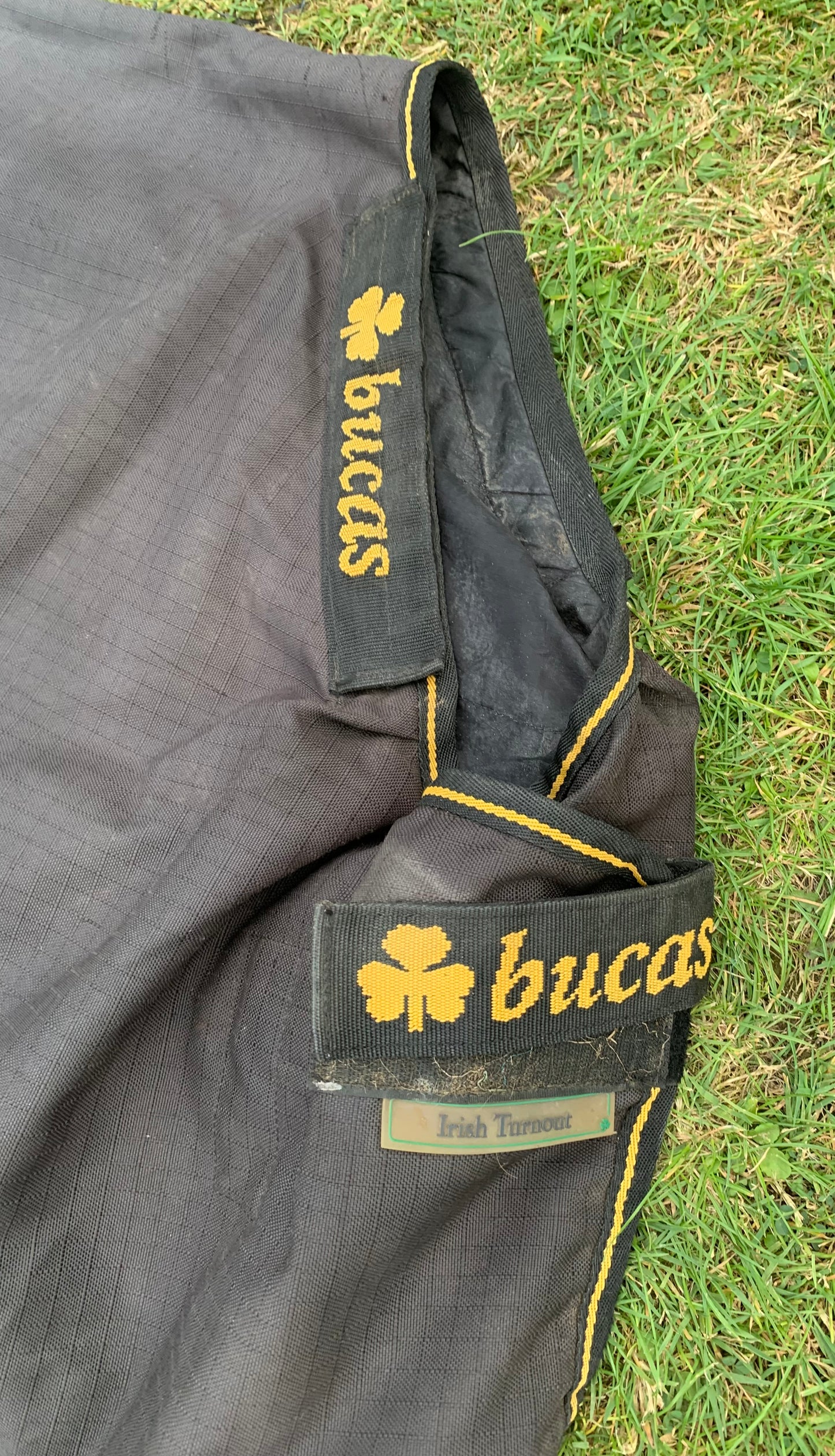 Bucas 4’0” Irish turnout 50g black & gold