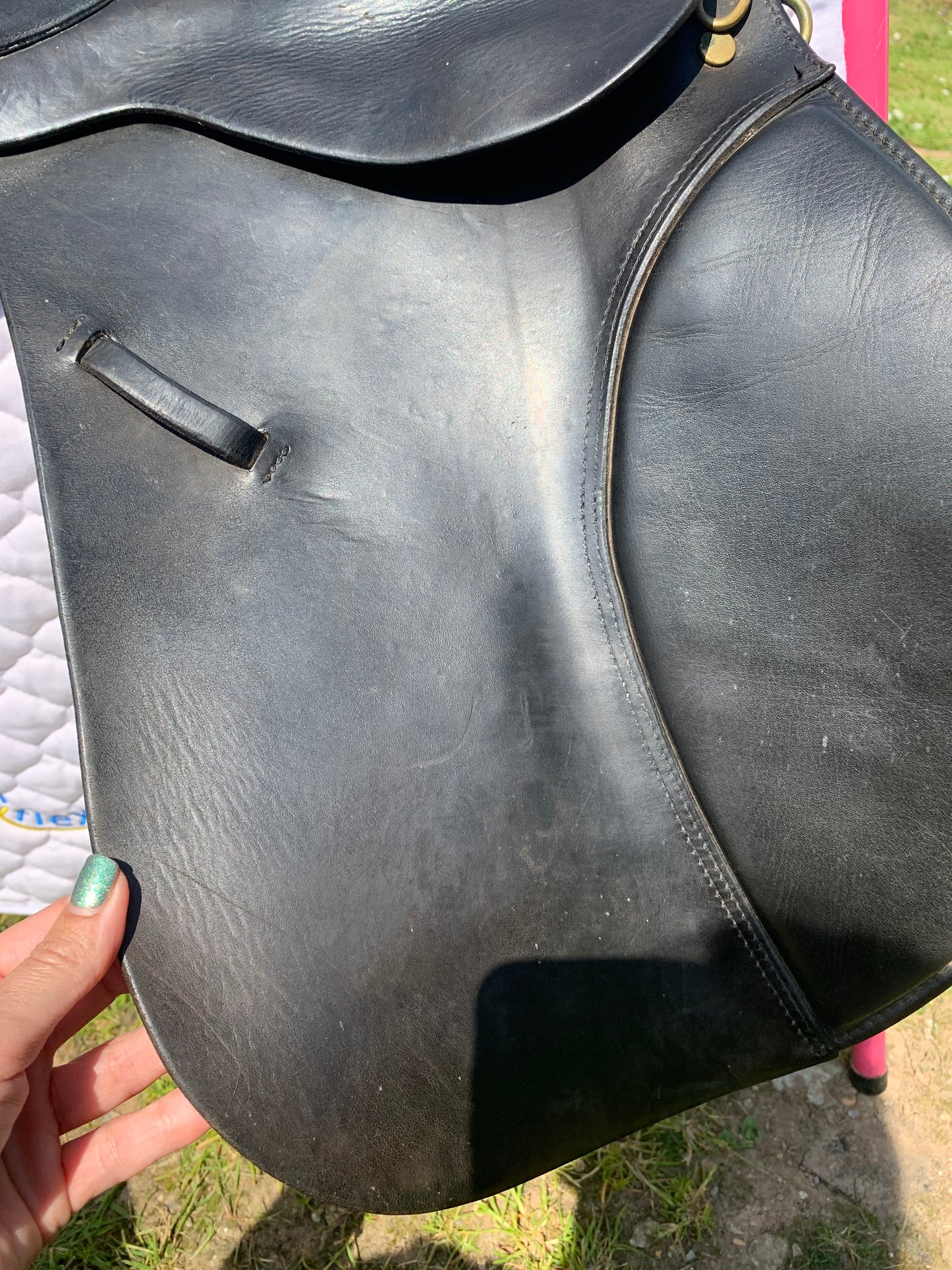 Ideal black English leather Ideal GP saddle stamped medium 17” seat 7” width