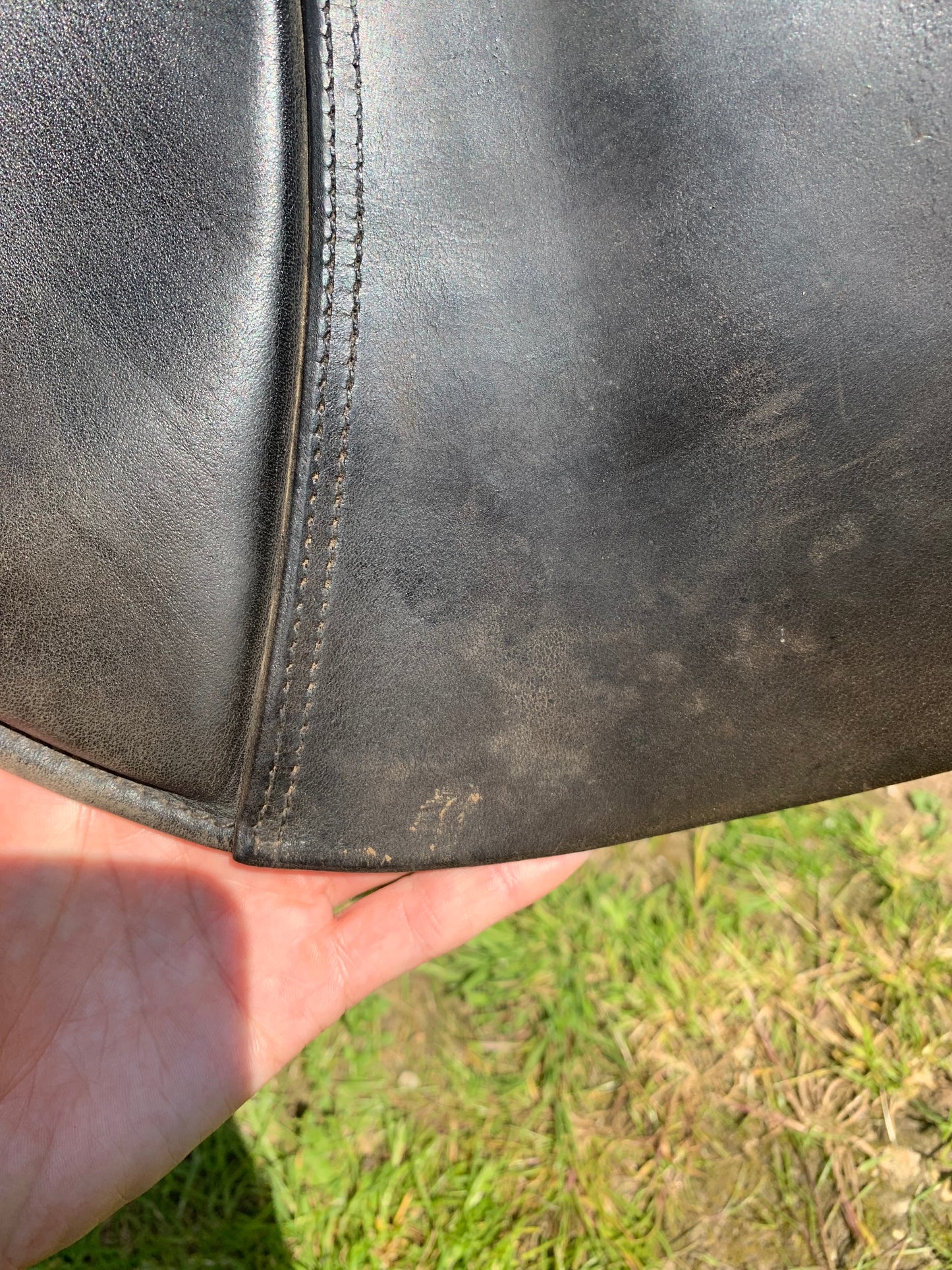 Ideal black English leather Ideal GP saddle stamped medium 17” seat 7” width