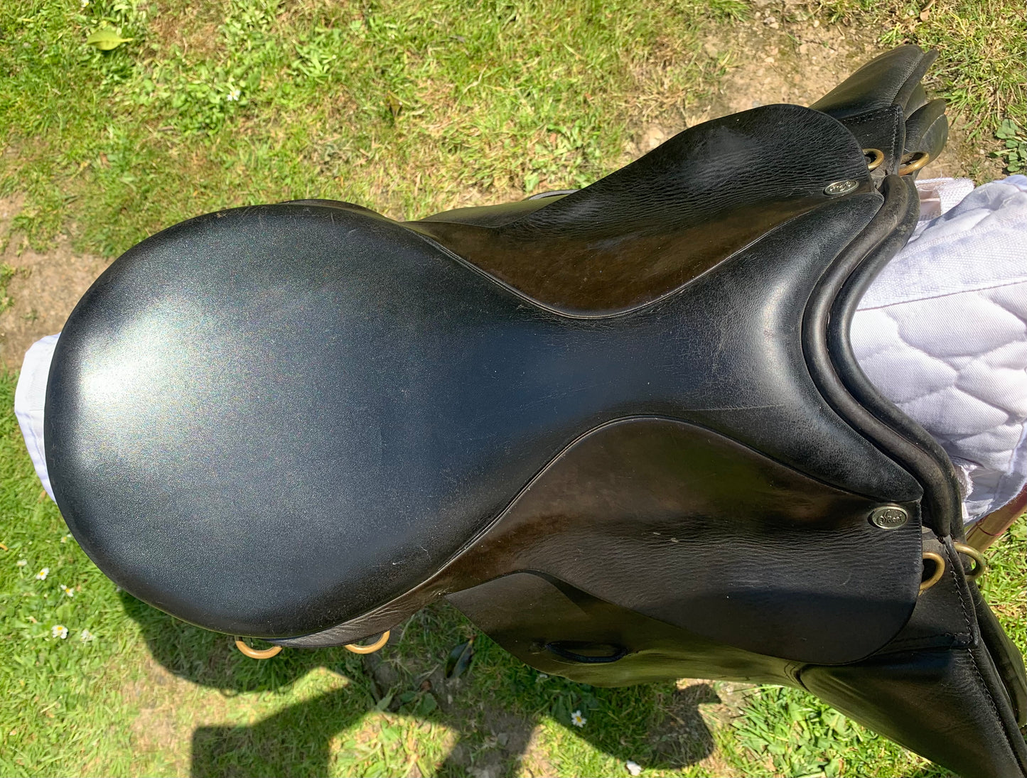 Ideal black English leather Ideal GP saddle stamped medium 17” seat 7” width