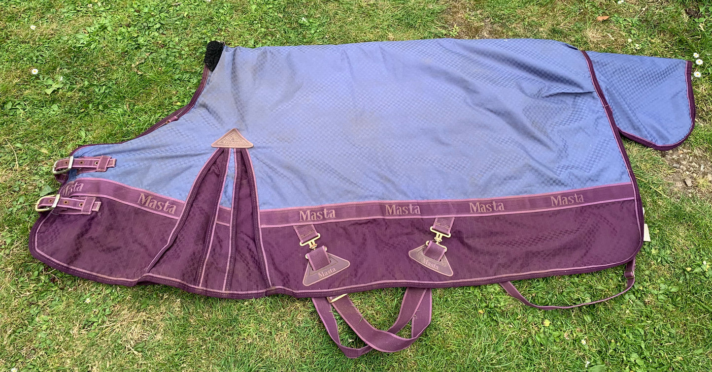 5’3 Masta heavyweight turnout rug
