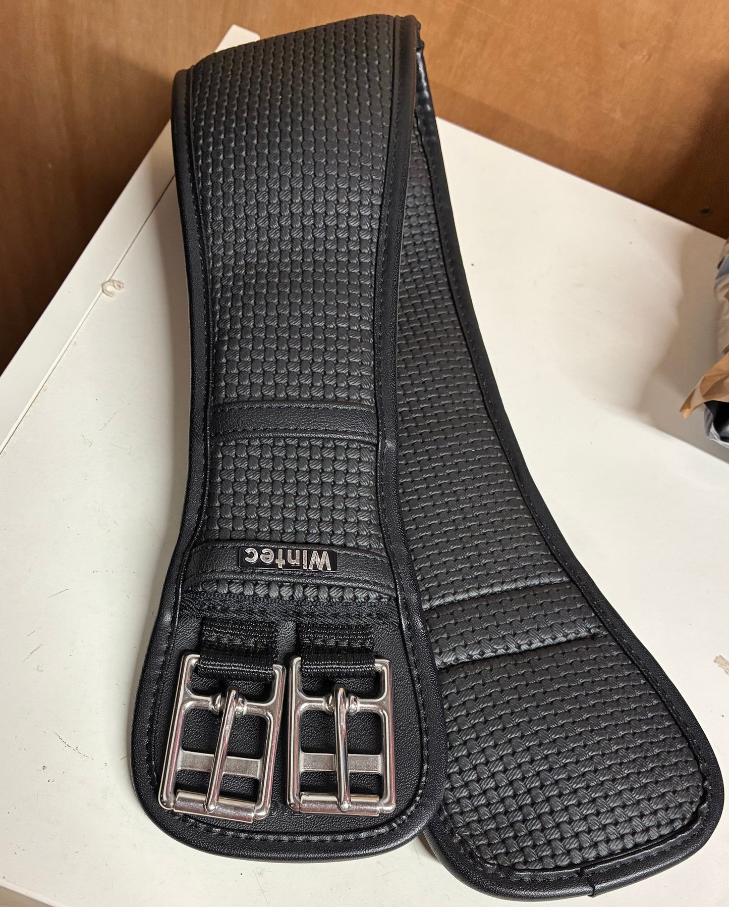Unworn 28” black wintec waffle girth