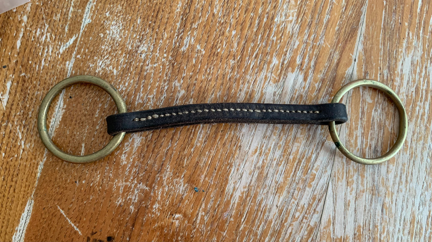 X3 Irish Martingales keeps the reins closer together for more control, and to prevent the reins from coming over the horse's head in the event of a fall.