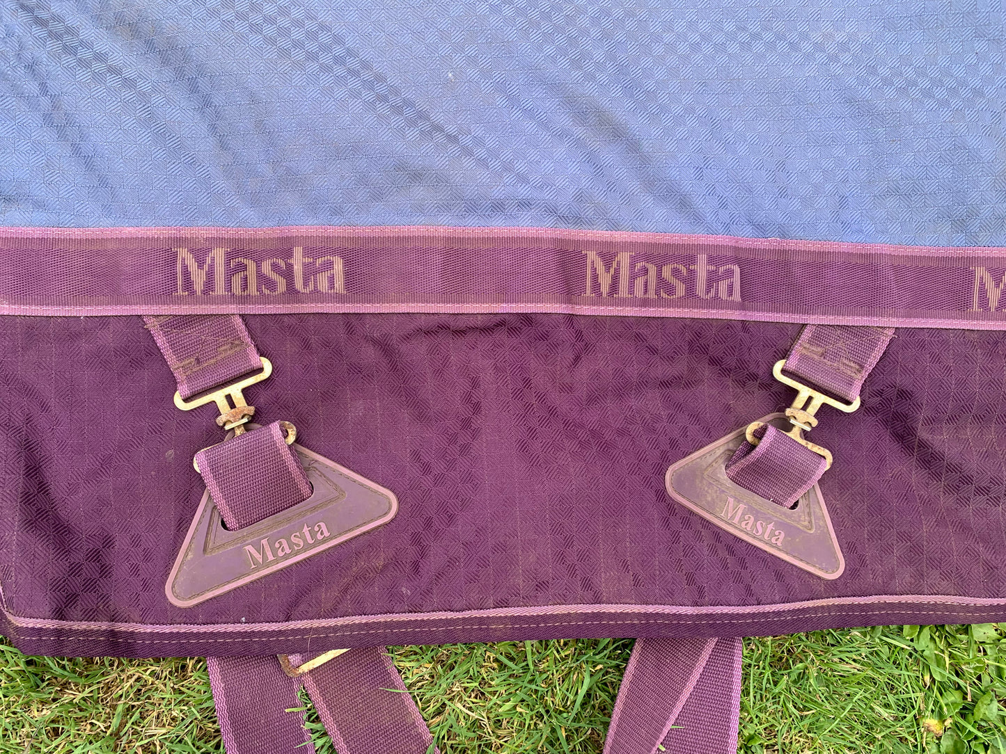 5’3 Masta heavyweight turnout rug