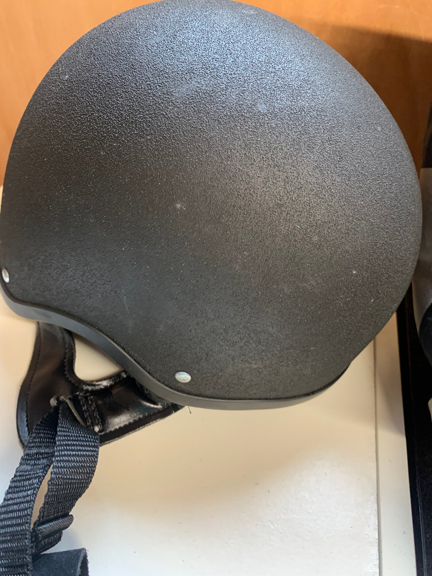 CHAMPION EURO DELUXE PLUS JOCKEY SKULL WITH A LEATHER HARNESS SIZE 51cm (6 3/4)