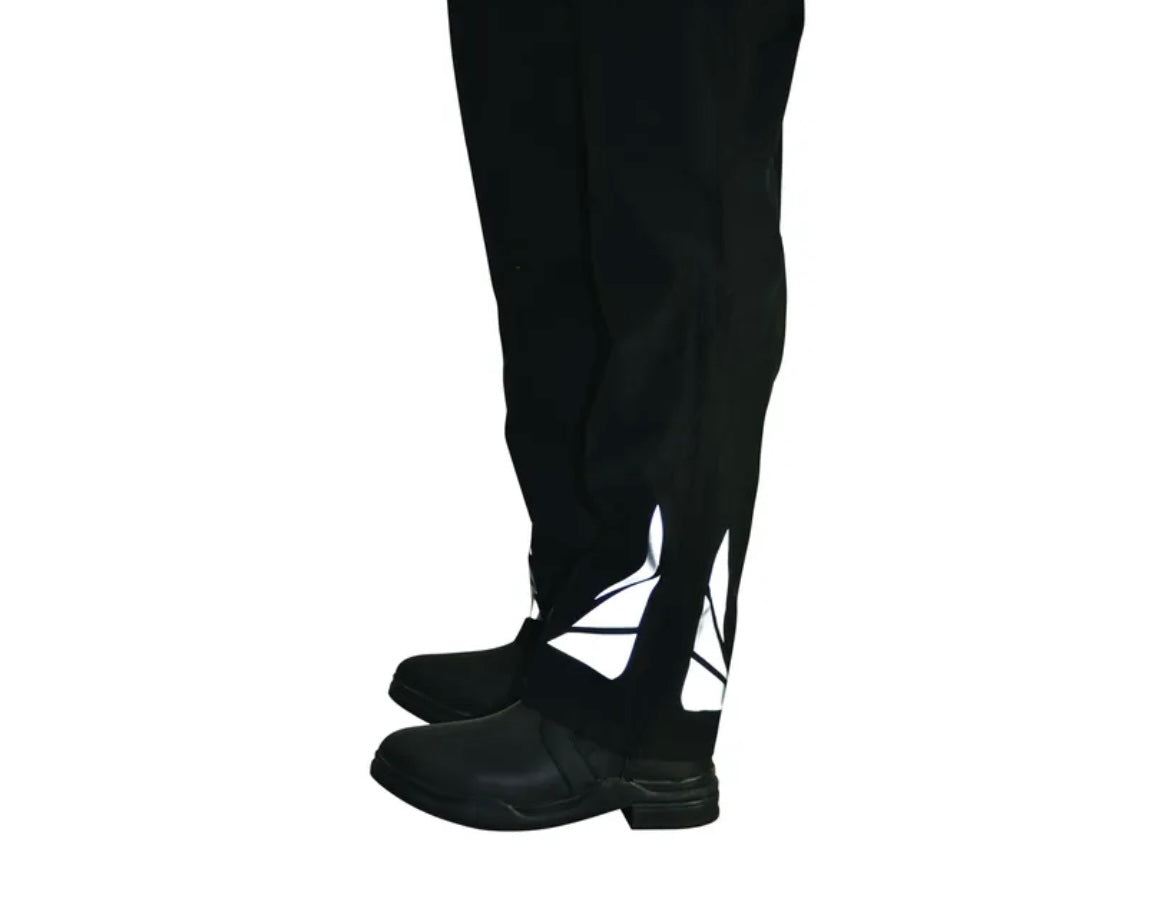 New with tag black reflective HY Equestrian size large Fully waterproof reflective ride-on over trousers