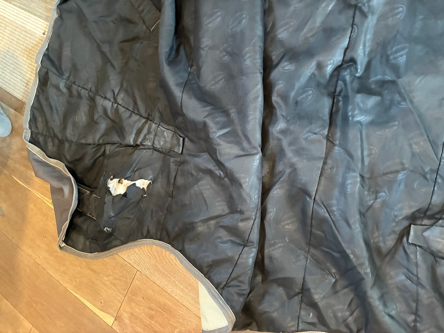 6’9” weatherbeeta high neck breathe easy medium turnout rug