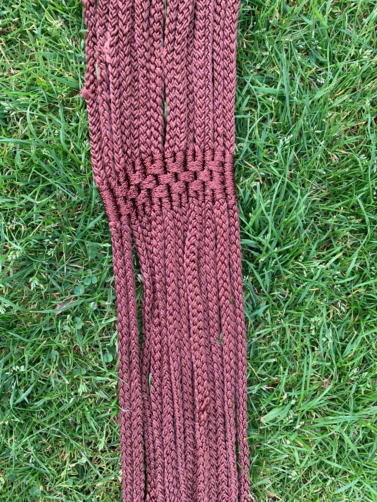 49” Brown Stubben string anti chafing girth 14 strands of non chafing nylon and roller buckles