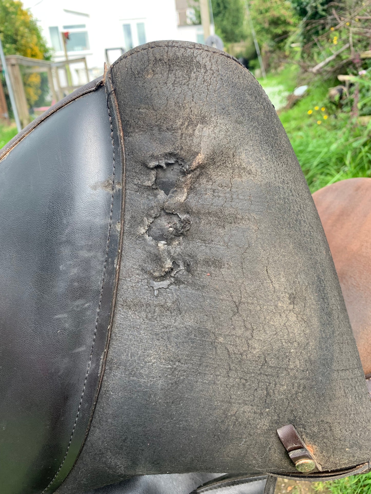 Thorowgood 18” seat synthetic brown saddle