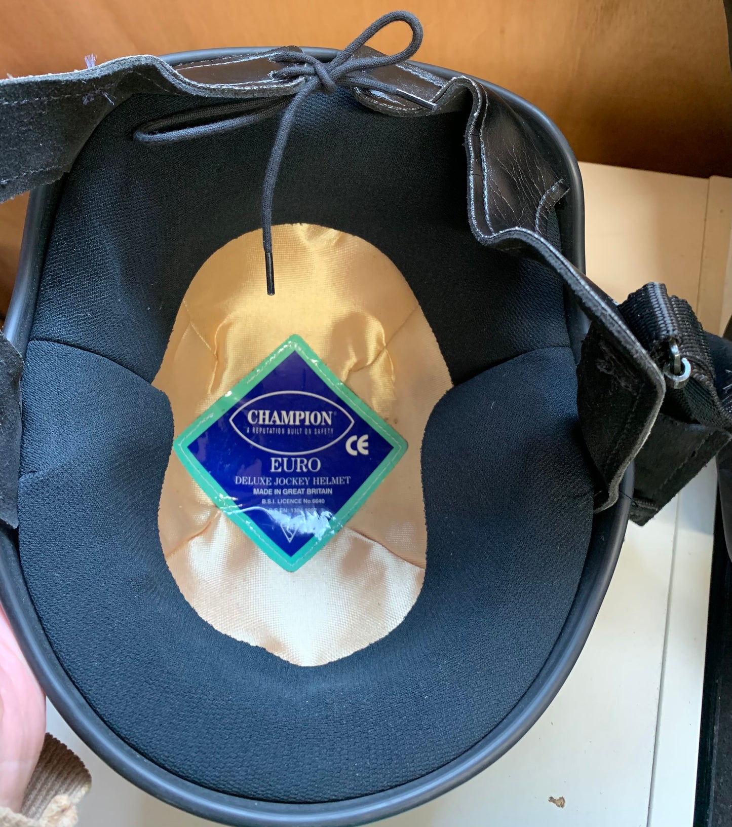 CHAMPION EURO DELUXE PLUS JOCKEY SKULL WITH A LEATHER HARNESS SIZE 51cm (6 3/4)