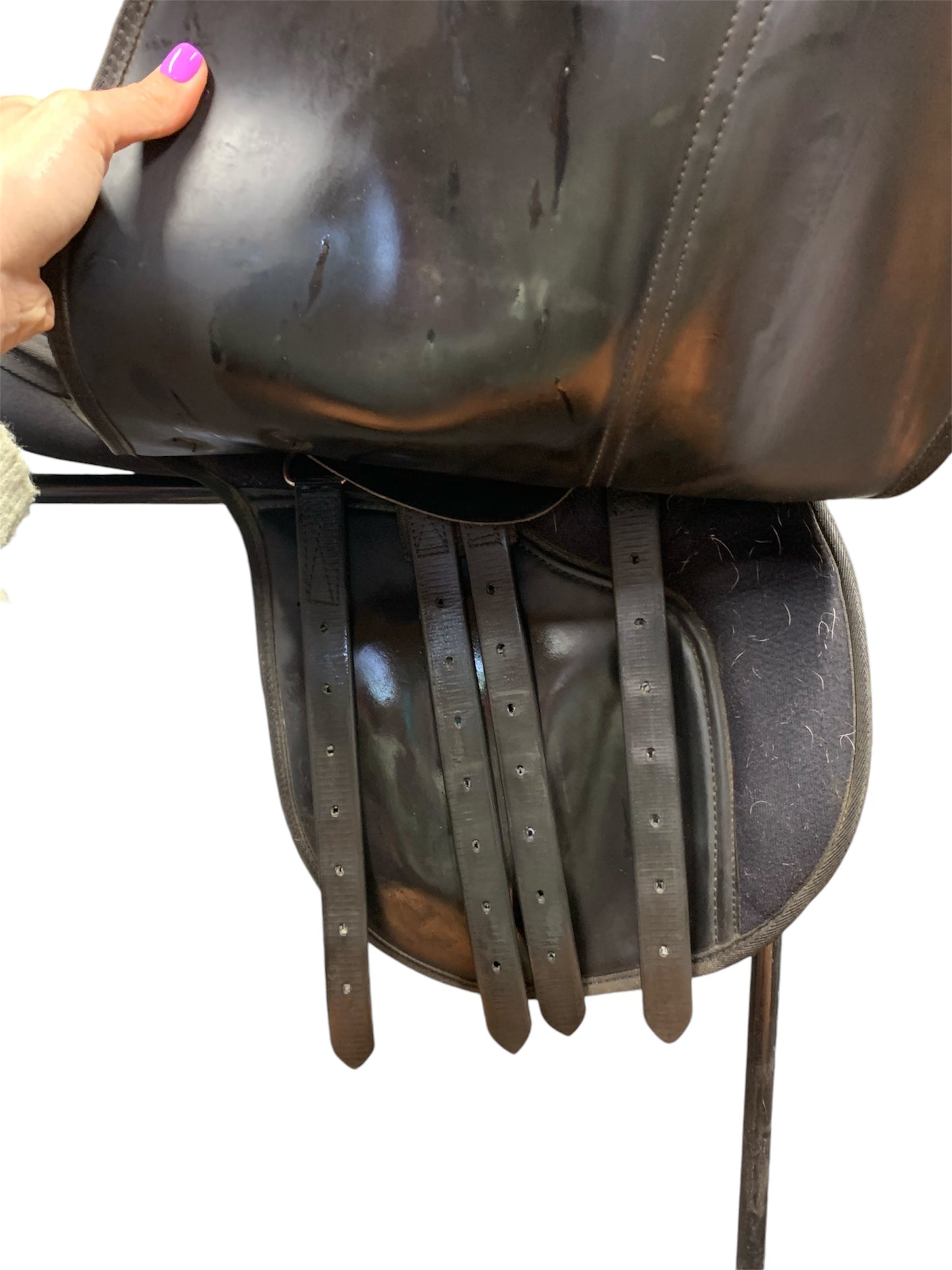 Thorowgood 17” XW black synthetic saddle