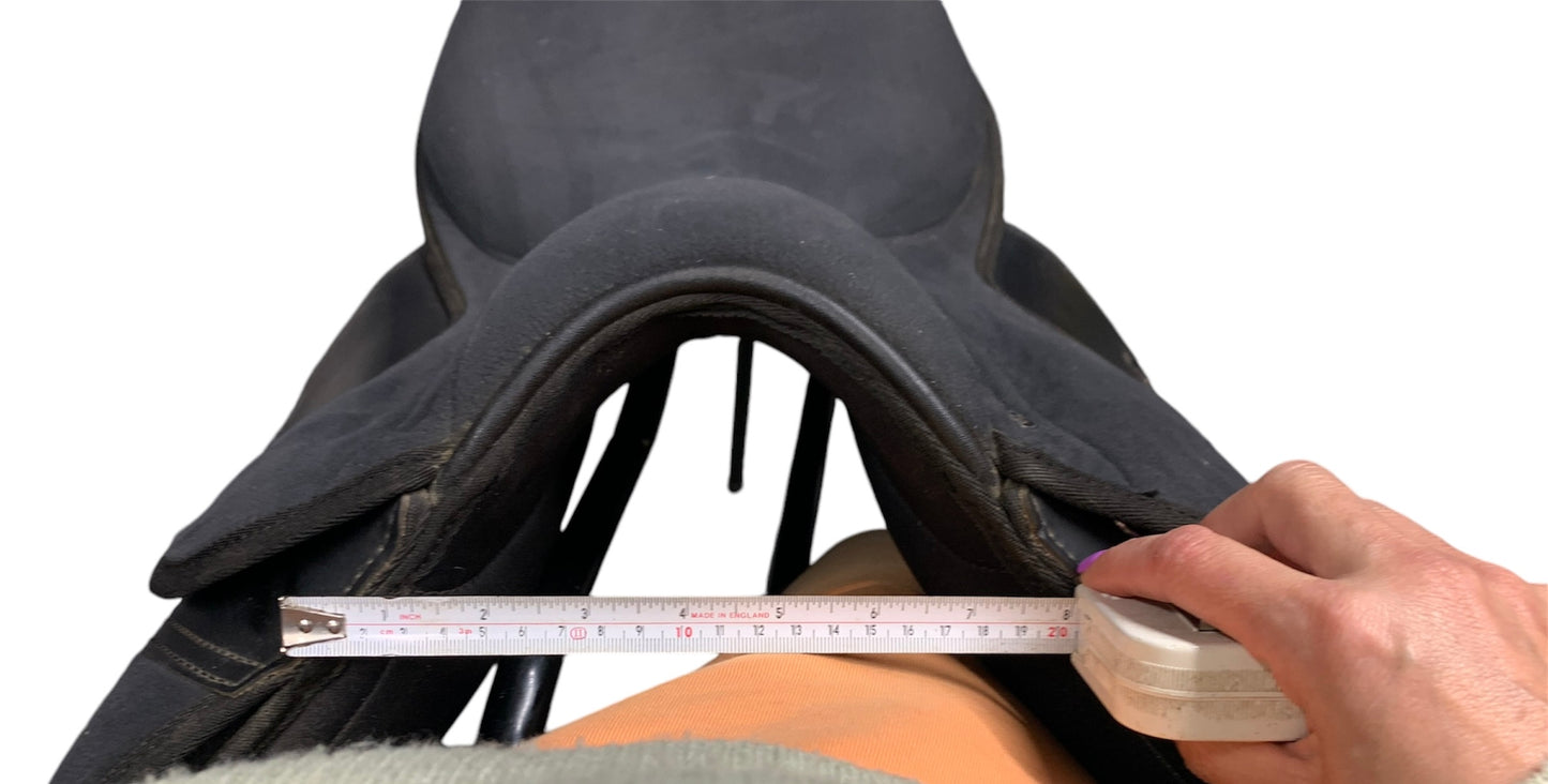 Thorowgood 17” XW black synthetic saddle