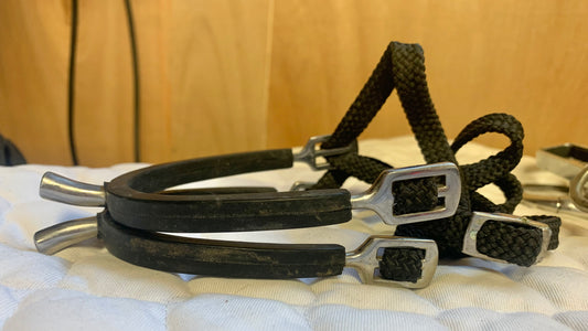 Black lightweight rubber covered spurs