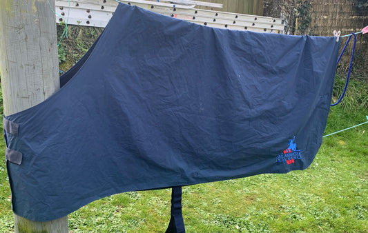 6’3” waterproof throw over show Walker rug sheet fully lined
good condition