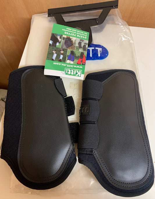 New with tag back size cob size breathable neoprene brushing boots