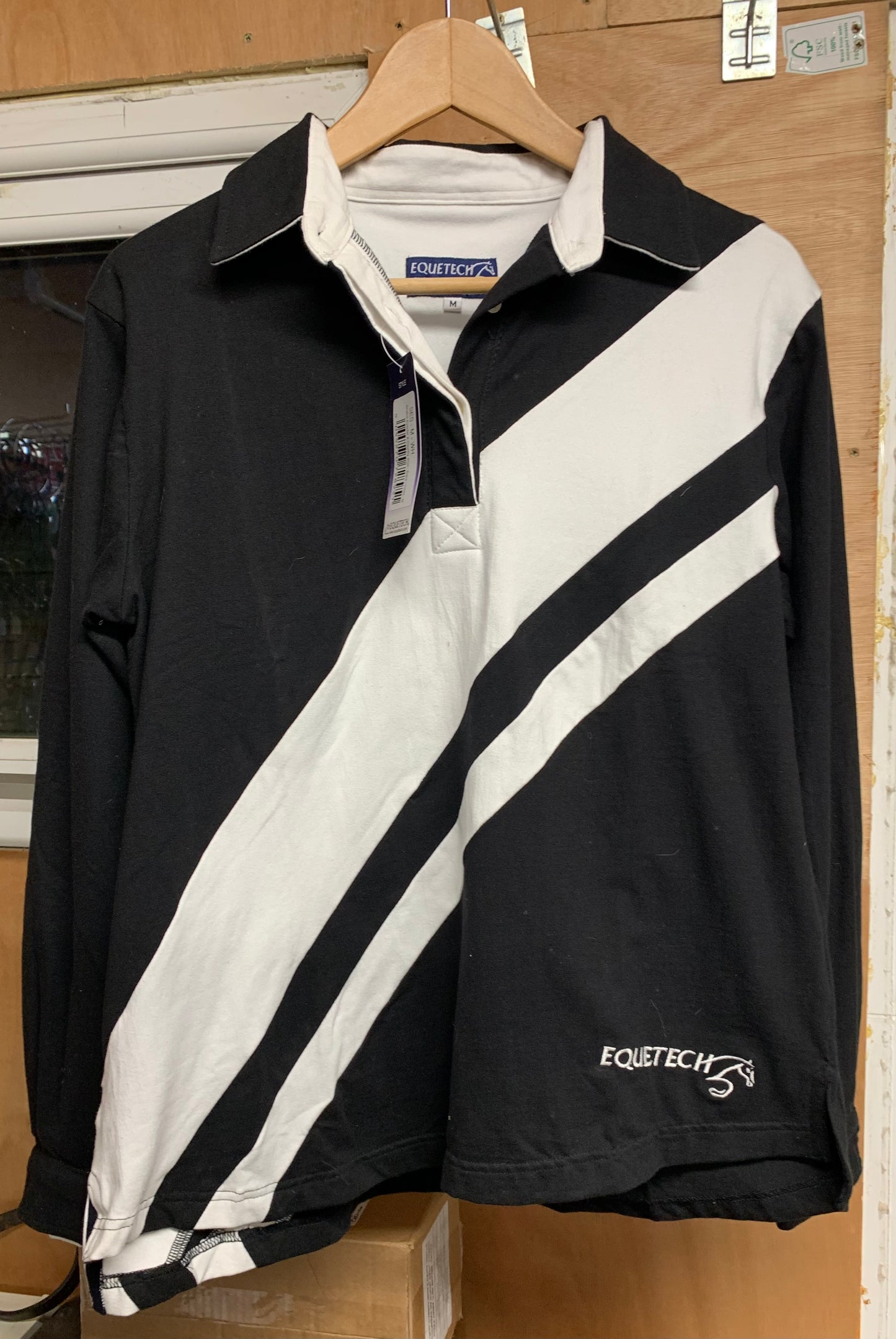 Stylish and practical long sleeve stretch eventer cross-country/rugby shirt by Equetech size medium