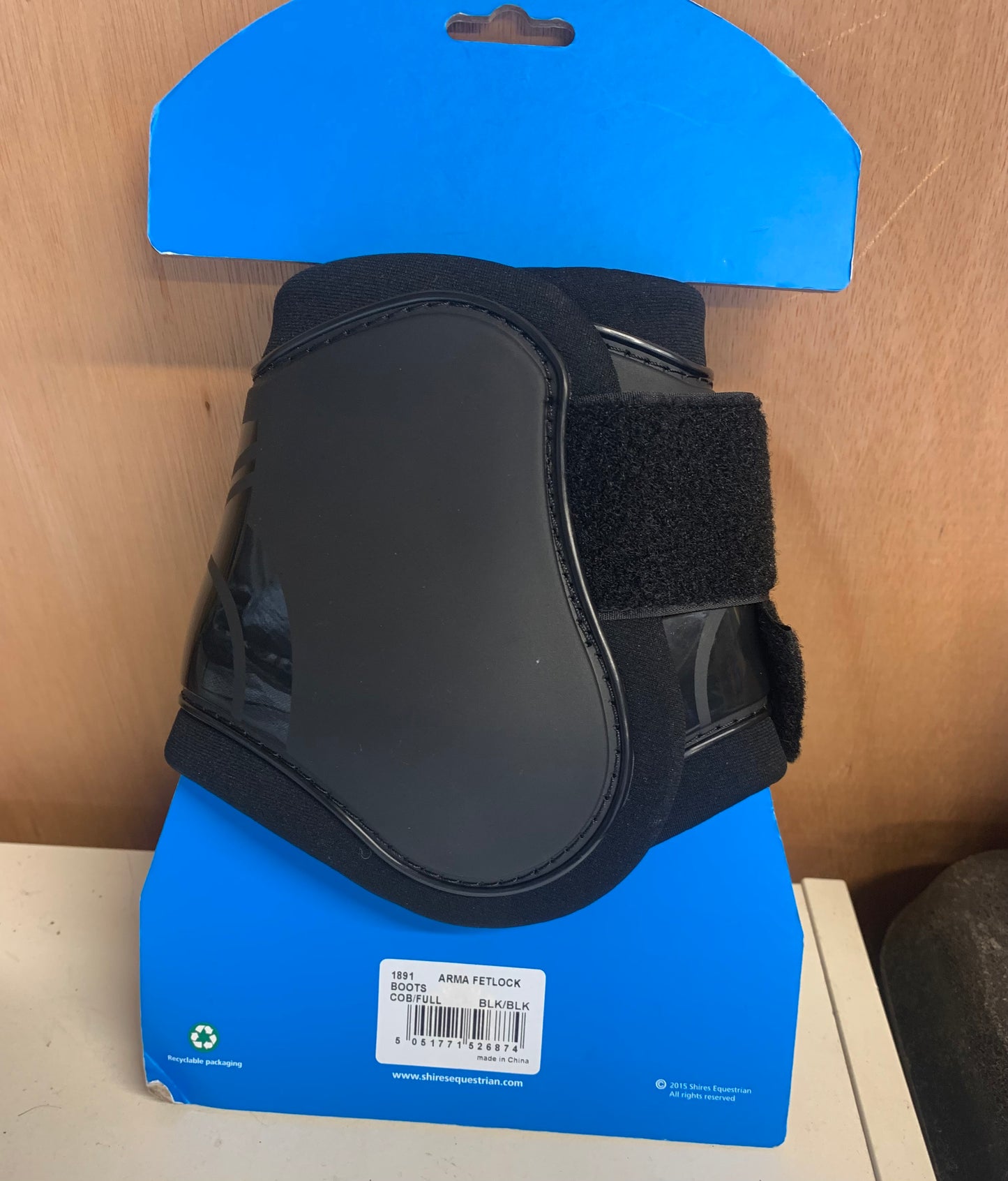 New with tag size cob/full anatomical fetlock boots