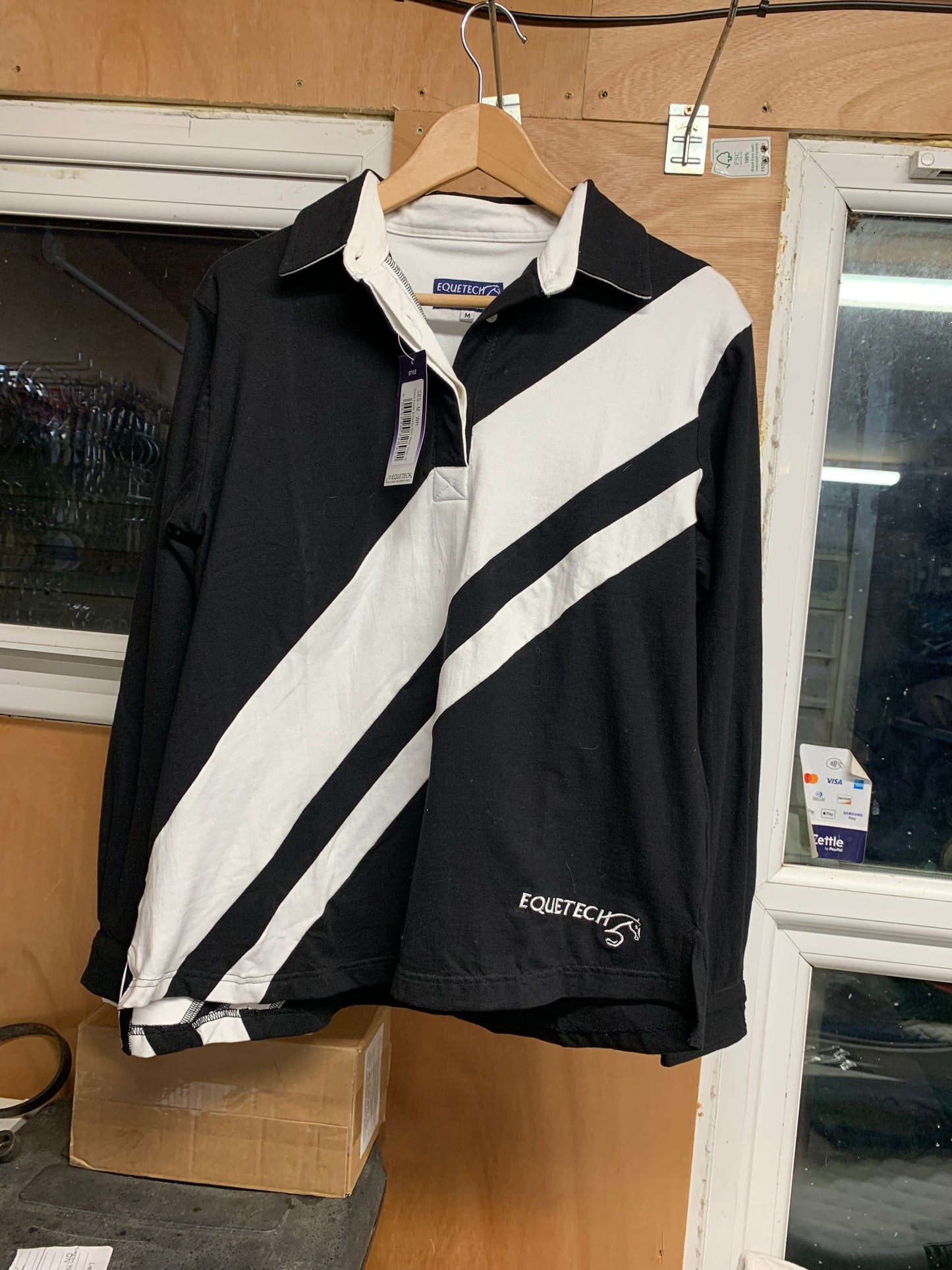 Stylish and practical long sleeve stretch eventer cross-country/rugby shirt by Equetech size medium