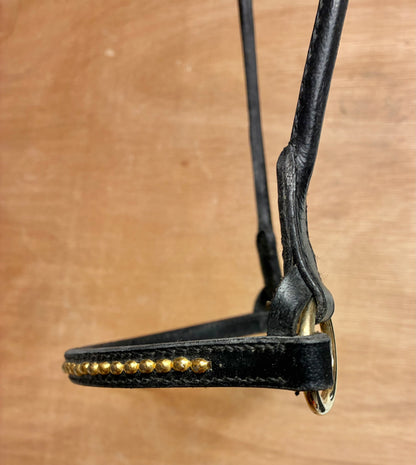 New Black rolled  leather in-hand show halter - size Arab 

Beautiful brass detail to the noseband