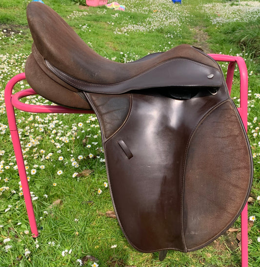 Thorowgood 18” seat synthetic brown saddle