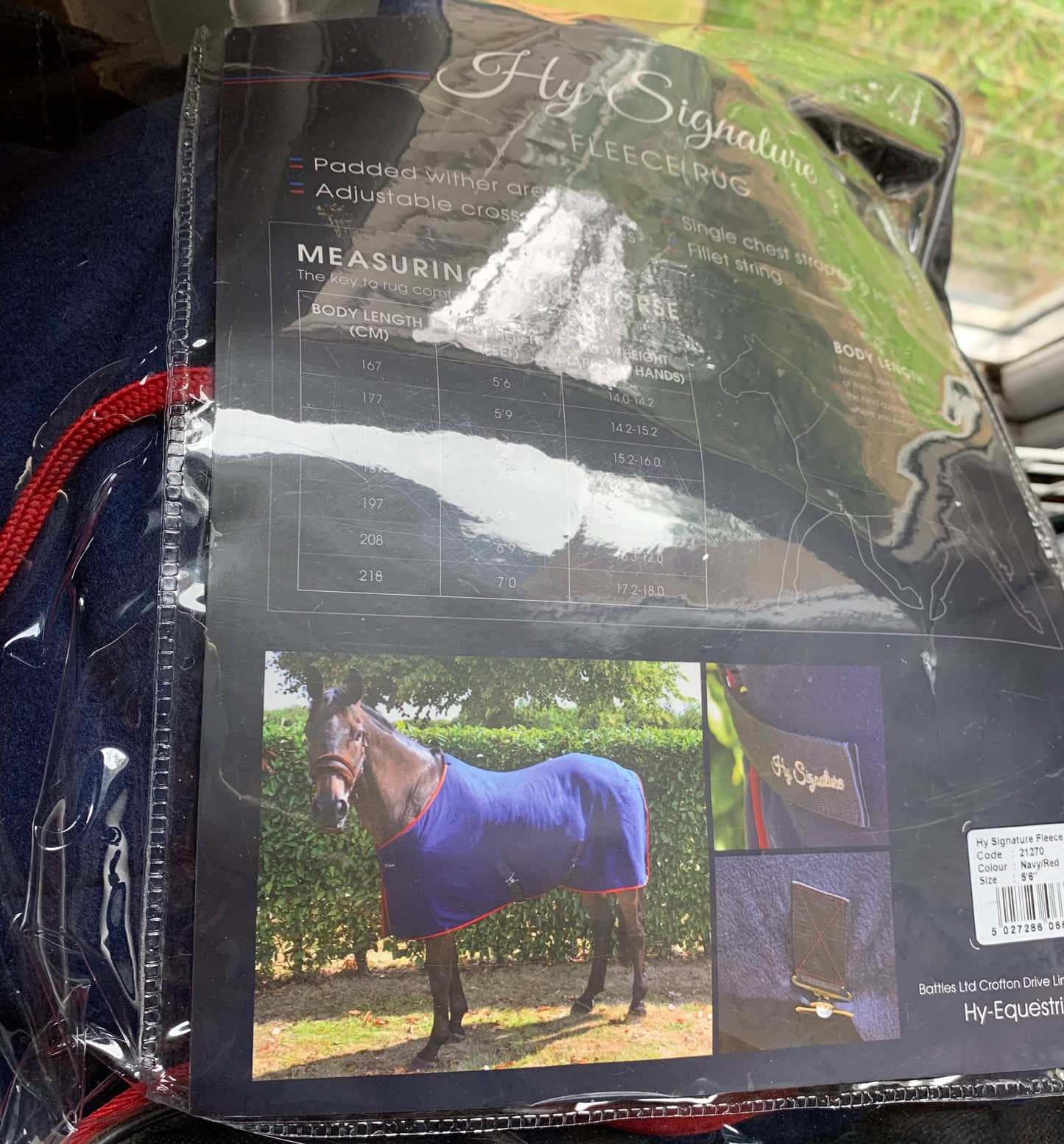 New with tag in original bag 5’6” navy & red HY Equestrian signature range fleece rug