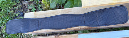 Thorowgood shaped dressage girth 28” -  black