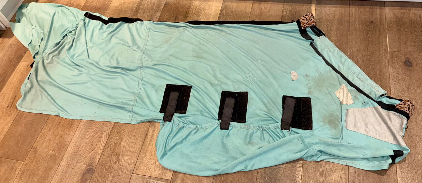 Blue 7’0 Snuggy hoods sweet itch bug body rug (body only)