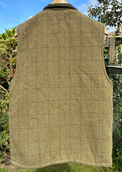 Greenbelt Traditional British country wear tweed gilet size medium