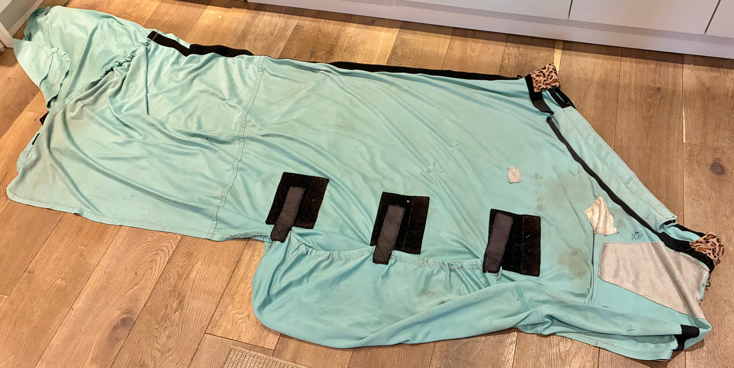 Blue 7’0 Snuggy hoods sweet itch bug body rug (body only)