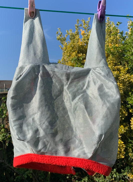 Size medium/cob soft mesh fly mask