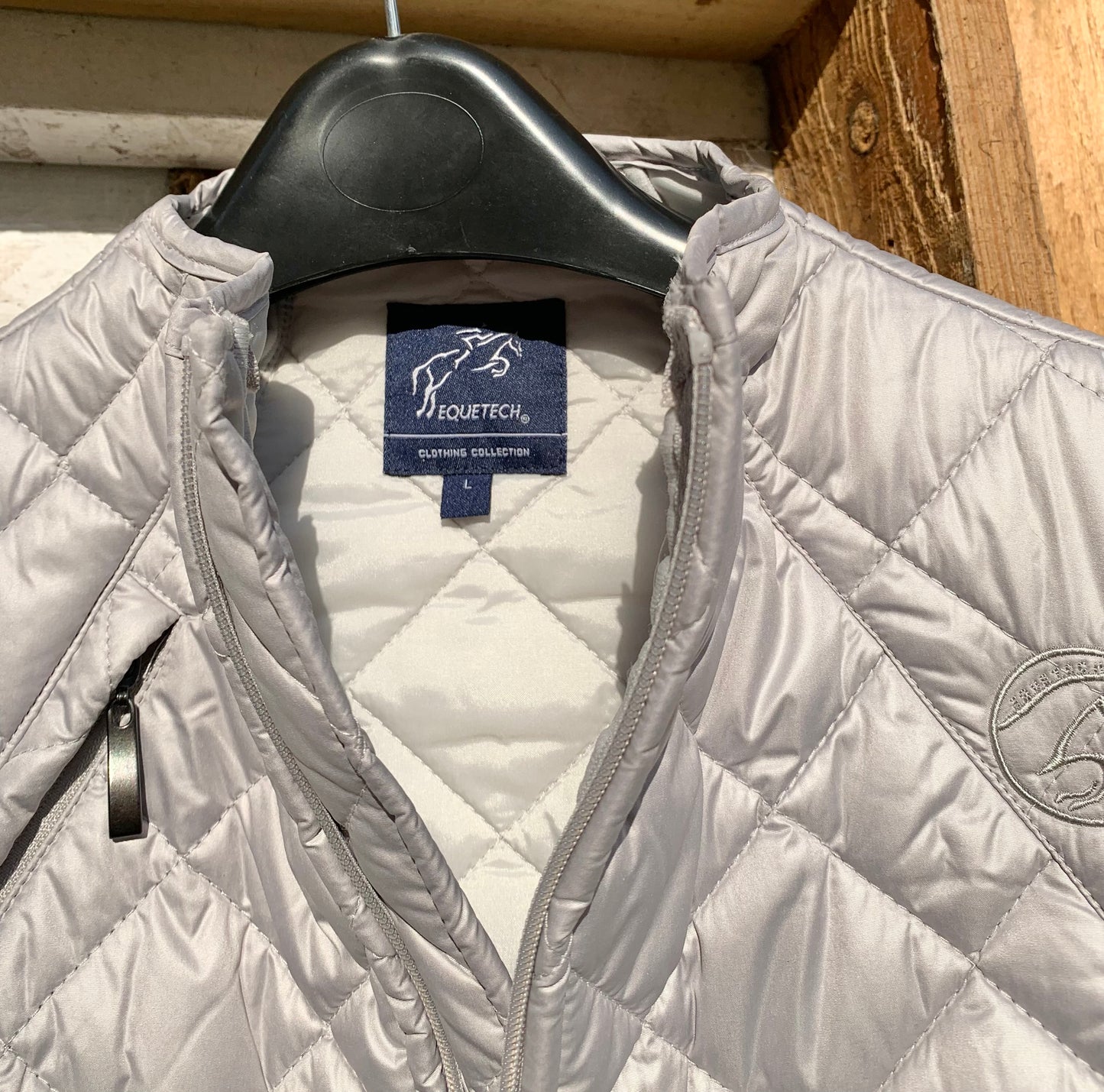 New without tag equetech silver gilet size large