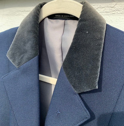 Mears navy show jacket with velvet collar size 34